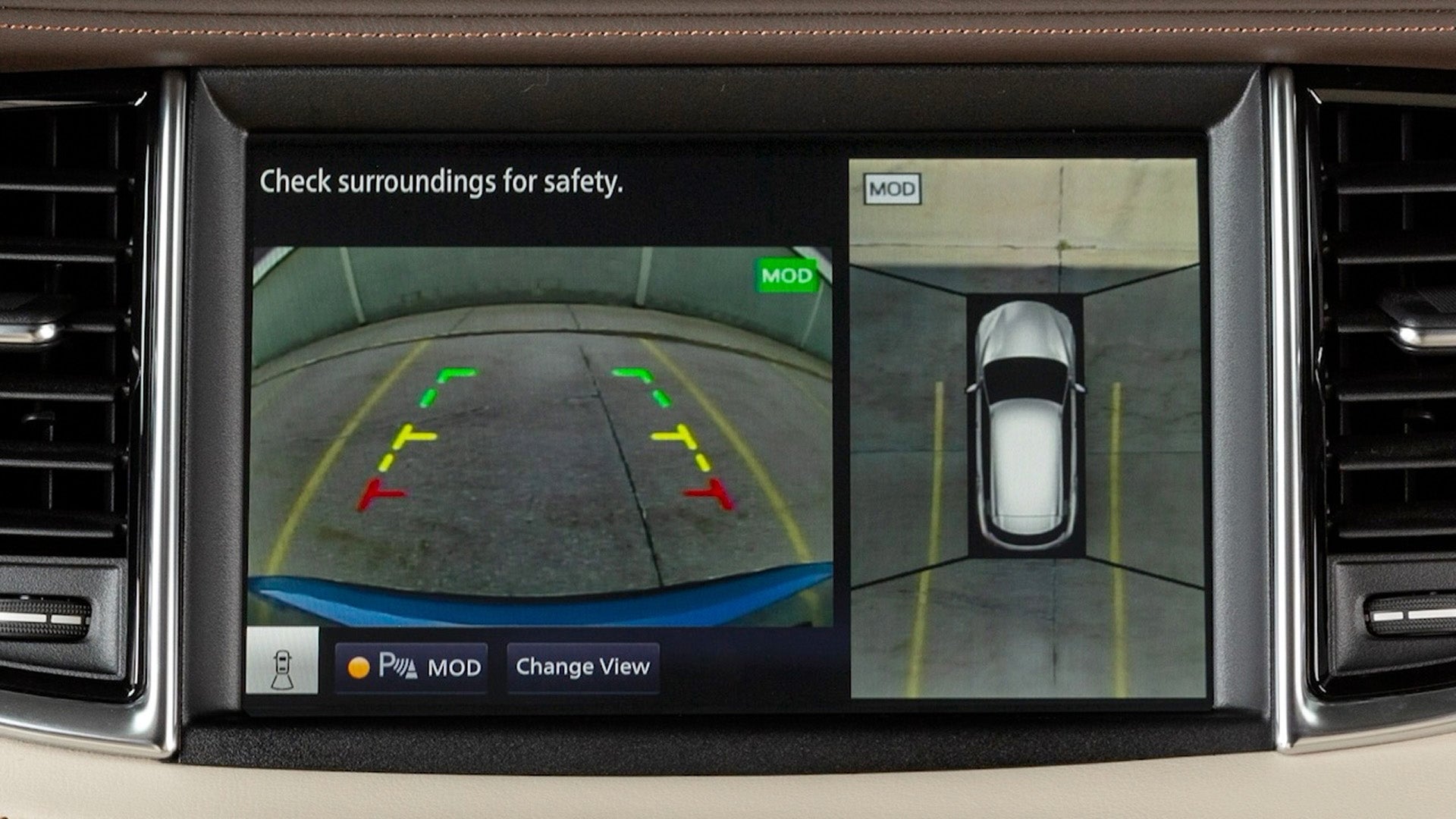 Sistema de frenado de emergencia delantero INFINITI QX50 2025 que monitorea los vehículos que se encuentran delante